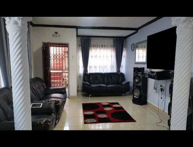 2 BEDROOM HOUSE FOR SALE IN MONTFORD